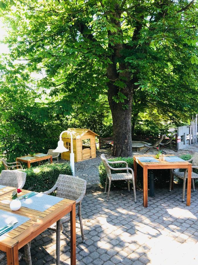 Hotel & Restaurant Gruener Baum Merzhausen Eksteriør billede